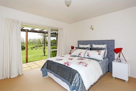 Photo of property in 33 Walters Road, Karaka, Papakura, 2580