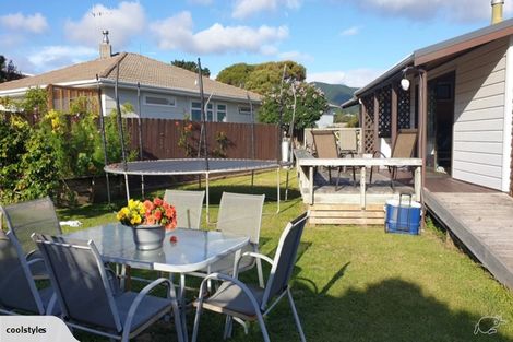 Photo of property in 7 Nugget Grove, Raumati Beach, Paraparaumu, 5032