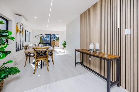 Photo of property in 4c Glenmore Road, Sunnyhills, Auckland, 2010