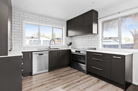 Photo of property in 33 Ferry Road, Clive, 4102