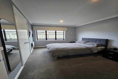 Photo of property in 39 Heynes Place, Clive, 4102