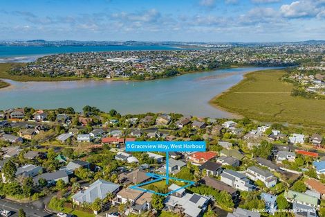 Photo of property in 5 Graceview Way, West Harbour, Auckland, 0618