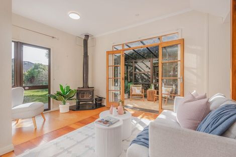 Photo of property in 15 Hardie Street, Hokowhitu, Palmerston North, 4410