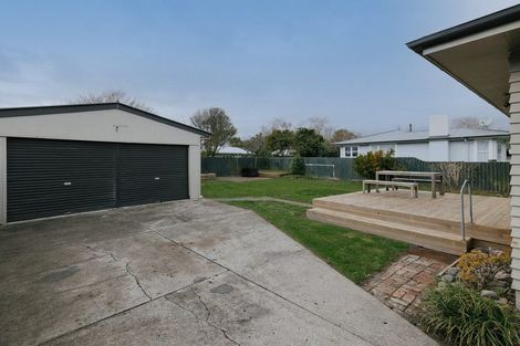 Photo of property in 25 Mokau Place, Terrace End, Palmerston North, 4410