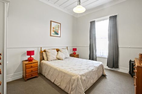 Photo of property in 209 Devon Street West, New Plymouth, 4310