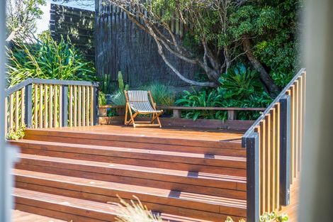 Photo of property in 2/11 Mervyn Place, Plimmerton, Porirua, 5026