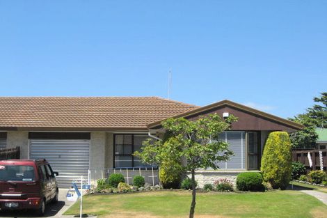 Photo of property in 2/4 Mchaffies Place, Wainoni, Christchurch, 8061