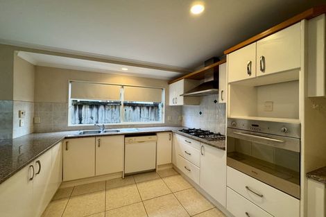 Photo of property in 24 Lissleton Drive, East Tamaki, Auckland, 2013