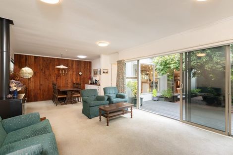 Photo of property in 15 Nuffield Street, Tawa, Wellington, 5028