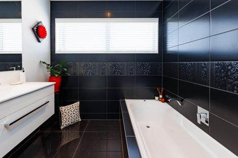 Photo of property in 3 Cheltenham Lane, Awapuni, Palmerston North, 4412