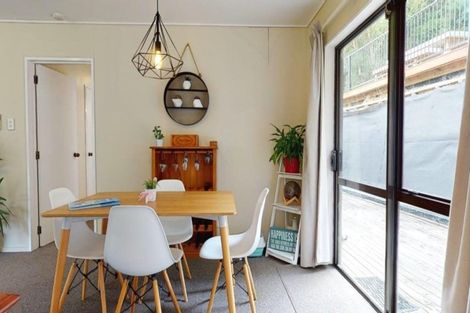 Photo of property in 117 Houghton Bay Road, Houghton Bay, Wellington, 6023