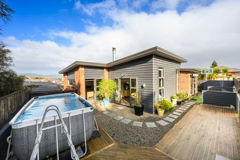 Photo of property in 18 Galea Grove, Kelvin Grove, Palmerston North, 4414