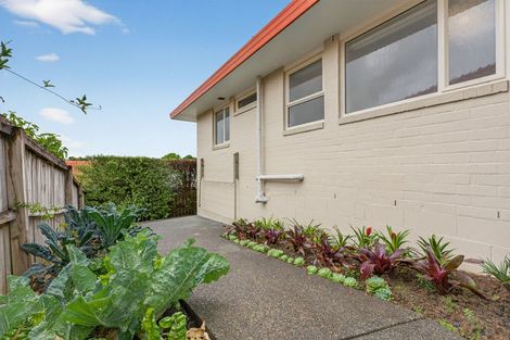 Photo of property in 40 Gillett Place, Botany Downs, Auckland, 2014