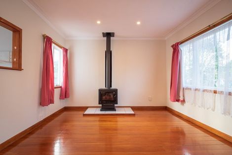 Photo of property in 9 Bishop Street, Green Bay, Auckland, 0604