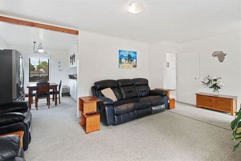 Photo of property in 9 Hosking Place, Clarks Beach, 2122