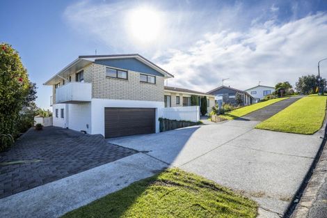 Photo of property in 19 Darwin Crescent, Spotswood, New Plymouth, 4310