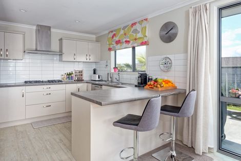 Photo of property in Waterview Estate, 44/4 Greystone Place, Omokoroa, 3114