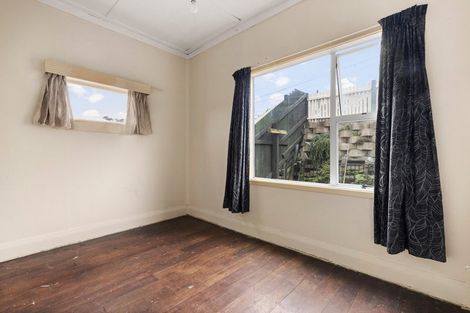 Photo of property in 22 Albert Street, Island Bay, Wellington, 6023