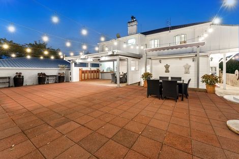 Photo of property in 55 Vivian Street, New Plymouth, 4310