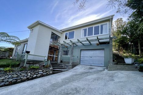 Photo of property in 19 Vista Crescent, Maoribank, Upper Hutt, 5018