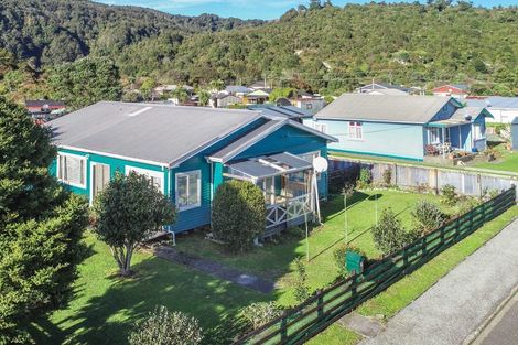 Photo of property in 2 Curtis Street, Hector, 7822