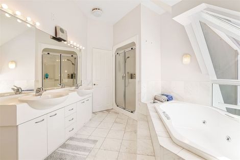 Photo of property in 9 Dunkeld Lane, Redcliffs, Christchurch, 8081