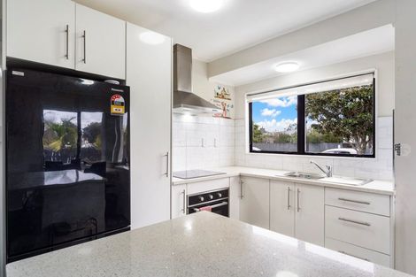 Photo of property in 2/13 John Street, Mangere East, Auckland, 2024