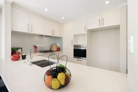 Photo of property in 2a Palmgreen Court, Stanmore Bay, Whangaparaoa, 0932