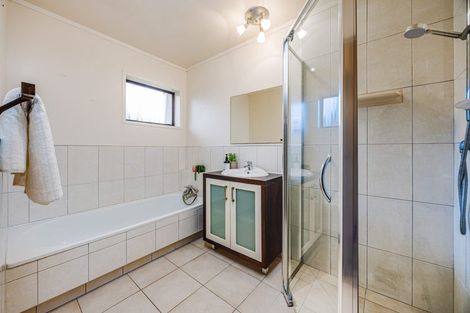 Photo of property in 1 Elrita Place, Conifer Grove, Takanini, 2112