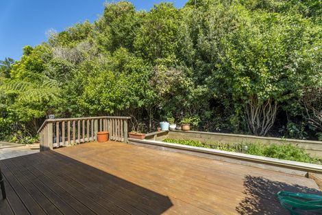 Photo of property in 35 Meadowcroft Grove, Johnsonville, Wellington, 6037