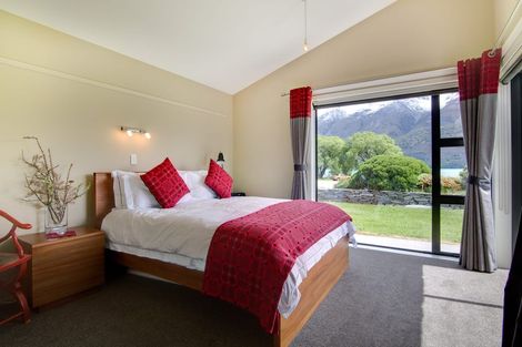 Photo of property in 33 Benmore Place, Glenorchy, 9372