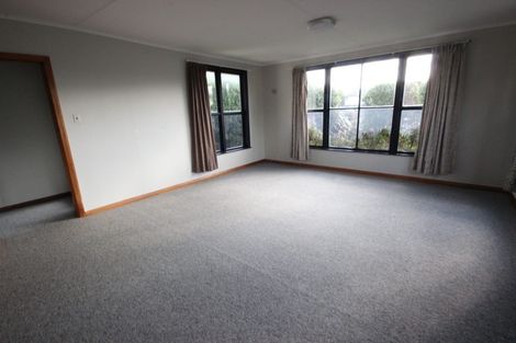 Photo of property in 8 Ayr Place, Hokowhitu, Palmerston North, 4410
