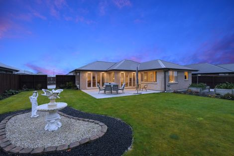 Photo of property in 11 Walnut Way, Rangiora, 7400