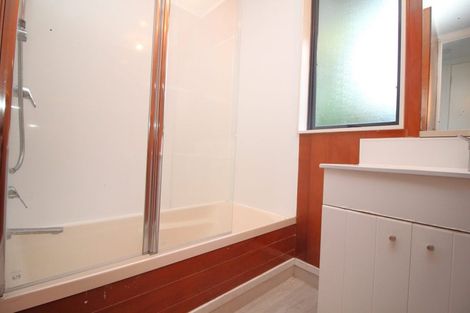 Photo of property in 140e Hepburn Road, Glendene, Auckland, 0602