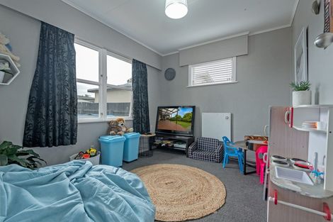 Photo of property in 8 Cohen Place, Milson, Palmerston North, 4414