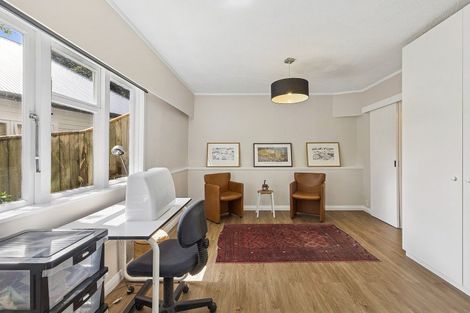 Photo of property in 9 Kellsmere Crescent, Island Bay, Wellington, 6023