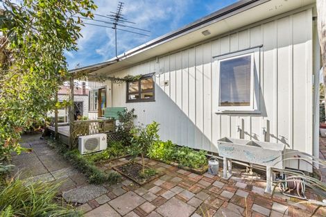 Photo of property in 3/142 Rosebank Road, Avondale, Auckland, 1026