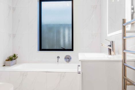 Photo of property in 11 Silver Beech Street, Takanini, 2110