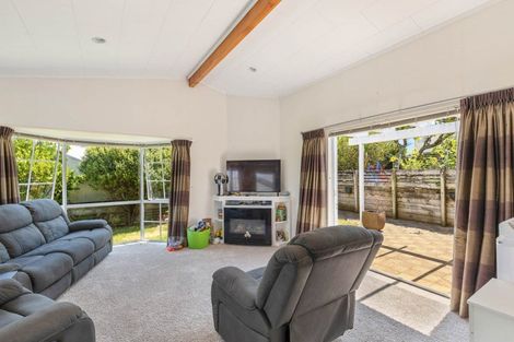 Photo of property in 2/3 Sandel Rise, Merrilands, New Plymouth, 4312