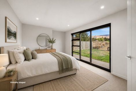 Photo of property in 4 Beagle Lane, Wanaka, 9305