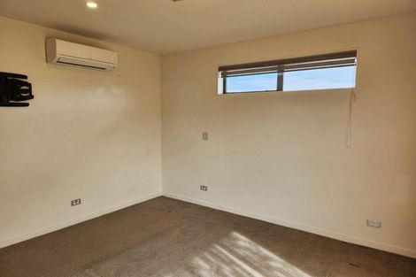 Photo of property in 8 Little Gem Road, Hornby, Christchurch, 8025
