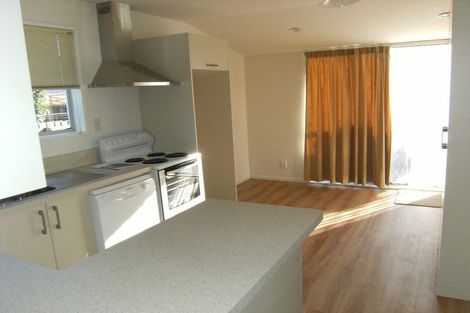 Photo of property in 2/16 Mulberry Place, Redwood, Christchurch, 8051