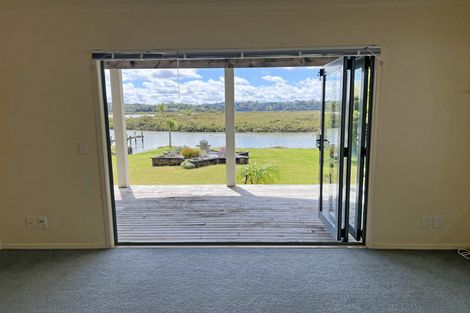 Photo of property in 10 The Terrace, Herald Island, Auckland, 0618