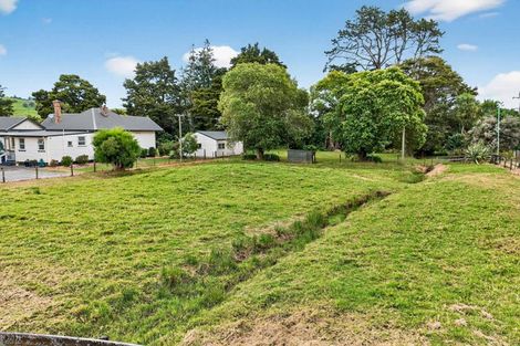 Photo of property in 32 Franklin Road, Paparoa, 0571