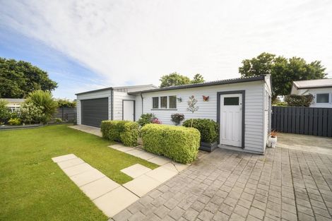Photo of property in 64 Apollo Parade, Milson, Palmerston North, 4414