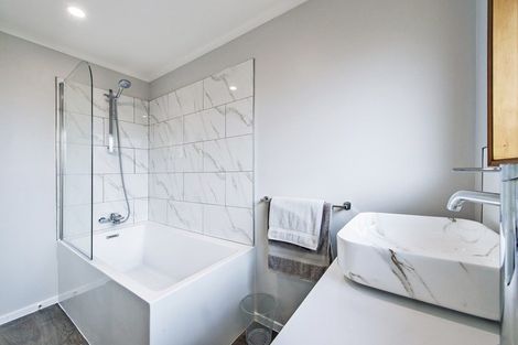 Photo of property in 3 Oldham Place, Darfield, 7510