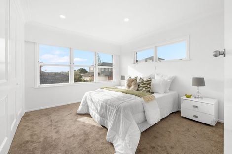 Photo of property in 17a Gulf Crest, Bucklands Beach, Auckland, 2012