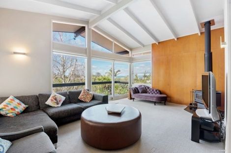 Photo of property in 19 Long Street, Torbay, Auckland, 0630