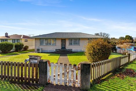 Photo of property in 76 Conway Road, Eltham, 4322