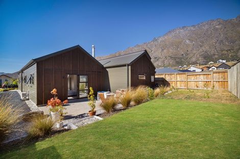 Photo of property in 13 Leicester Street, Jacks Point, 9371